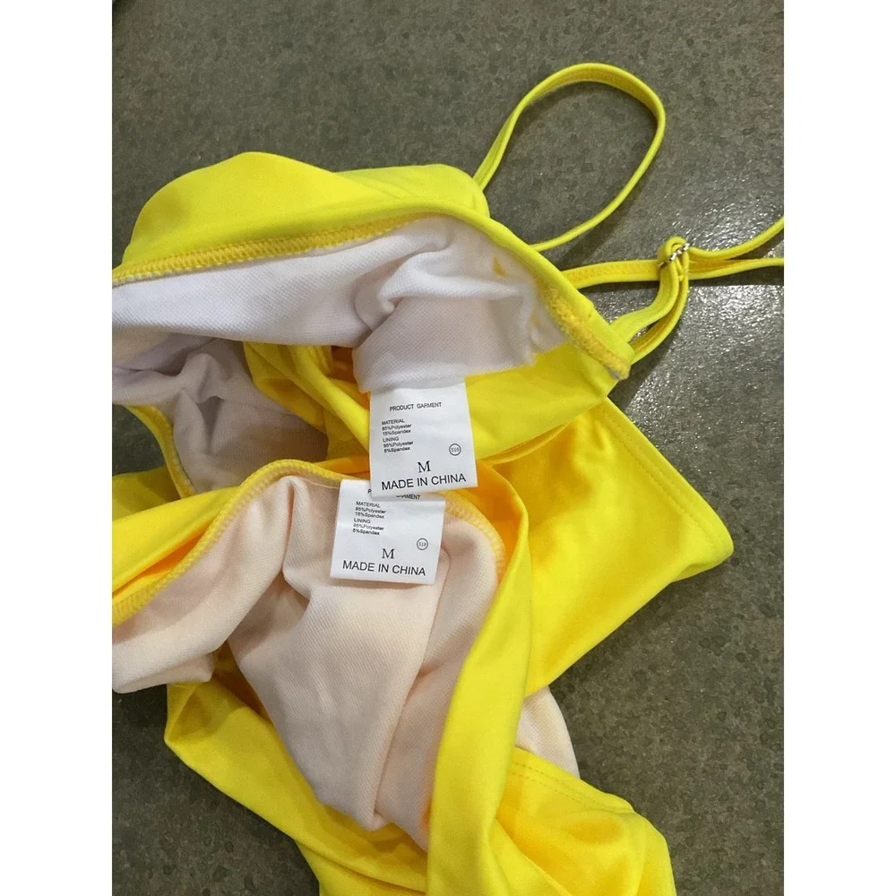 Bikini - Picture 3 of 3